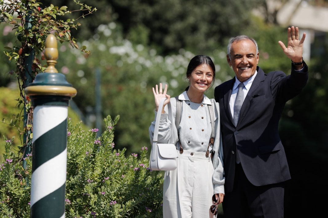50278-Arrivals_-_Alessandra_Mastronardi_and_director_Alberto_Barbera__Credits_La_Biennale_di_Venezia_-_Foto_ASAC___1_ alessandra mastronardi venezia76