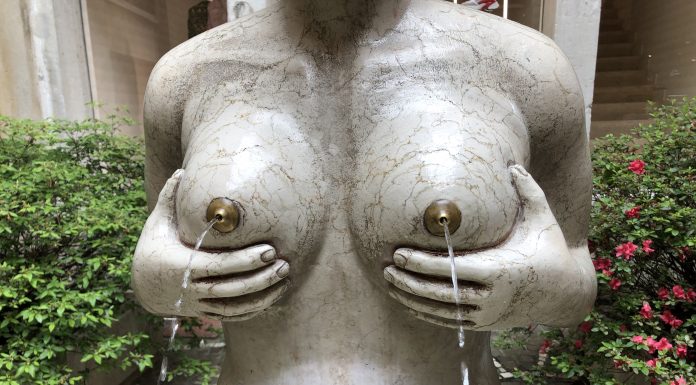 La Fontana delle Tette a Treviso, tra storia e rituali portafortuna fontana delle tette treviso
